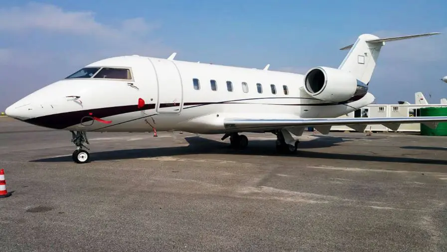 Bombardier Challenger 605 9H-VFO operated by Vistajet, exterior