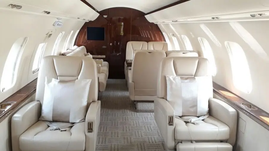 Bombardier Challenger 605 9H-VFO operated by Vistajet photo 2