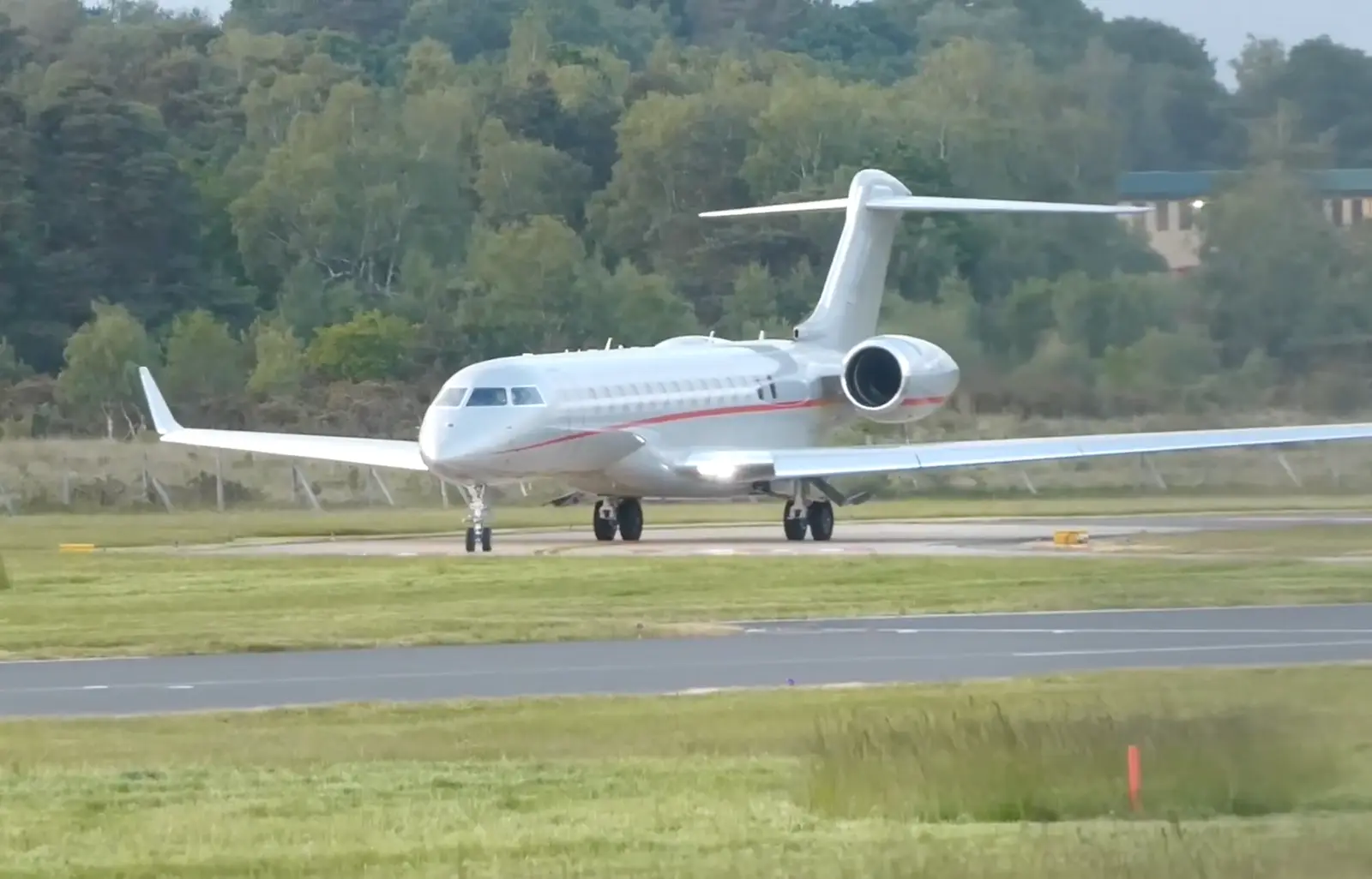 Bombardier Global 7500 9H-VIK operated by Vistajet photo 2