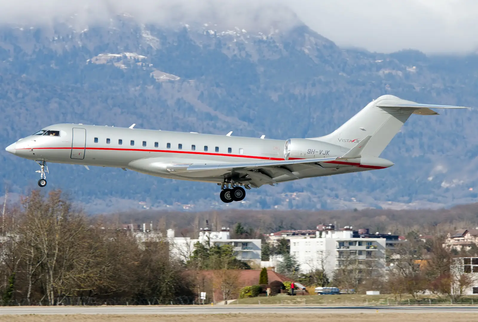 Bombardier Global 6000 9H-VJK operated by Vistajet, exterior