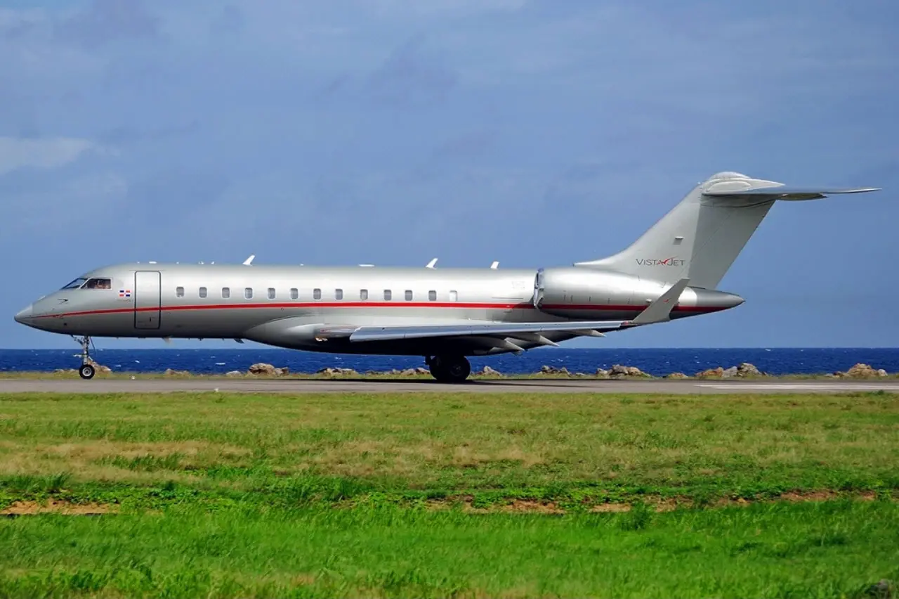 Bombardier Global 6000 9H-VJM operated by Vistajet photo 4