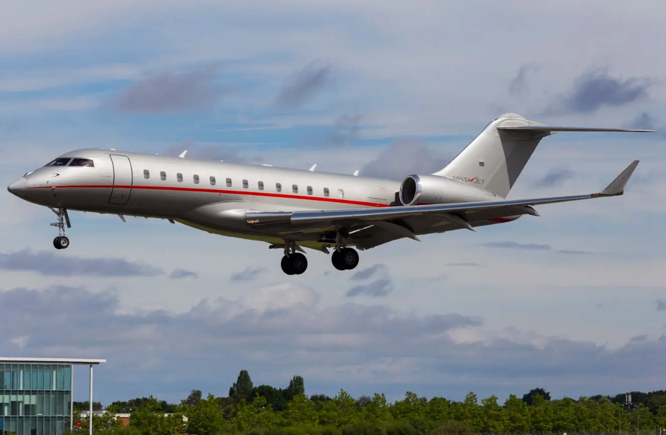 Bombardier Global 6000 9H-VJN operated by VistaJet photo 4