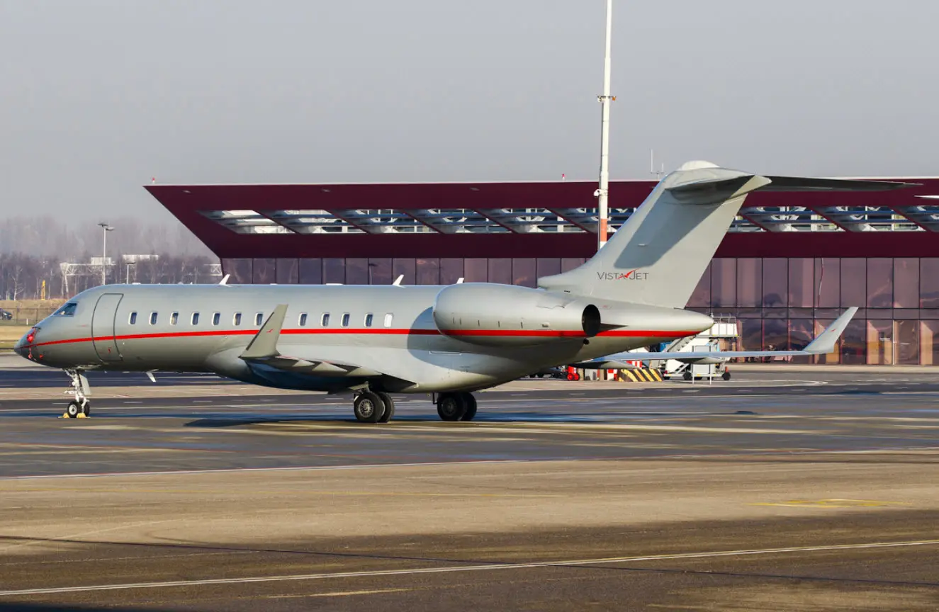 Bombardier Global 6000 9H-VJV operated by Vistajet photo 4