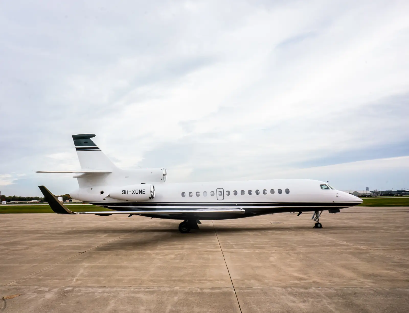 Dassault Falcon 7X 9H-XONE operated by Gama Aviation Ltd, exterior