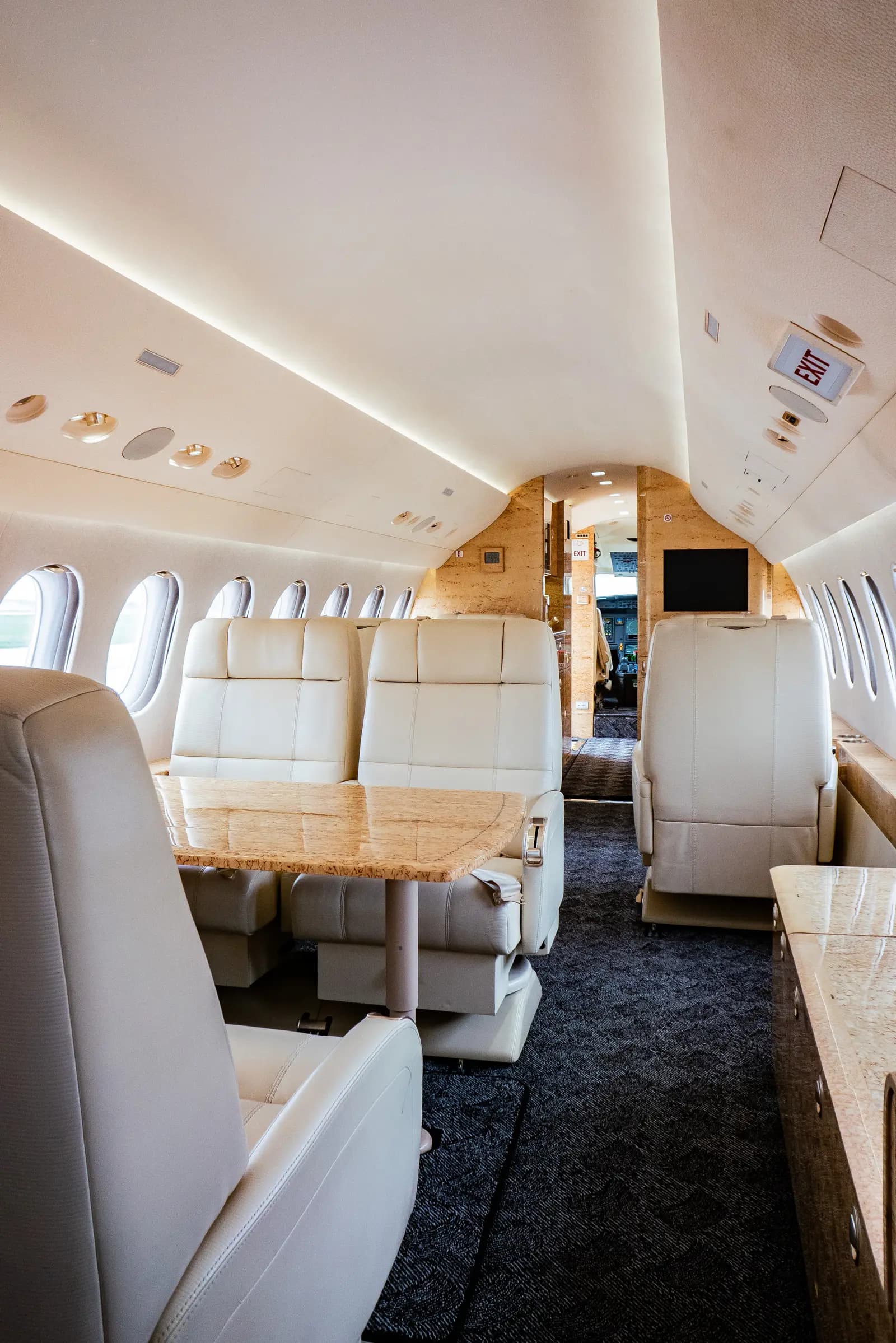 Dassault Falcon 7X 9H-XONE operated by Gama Aviation Ltd photo 2