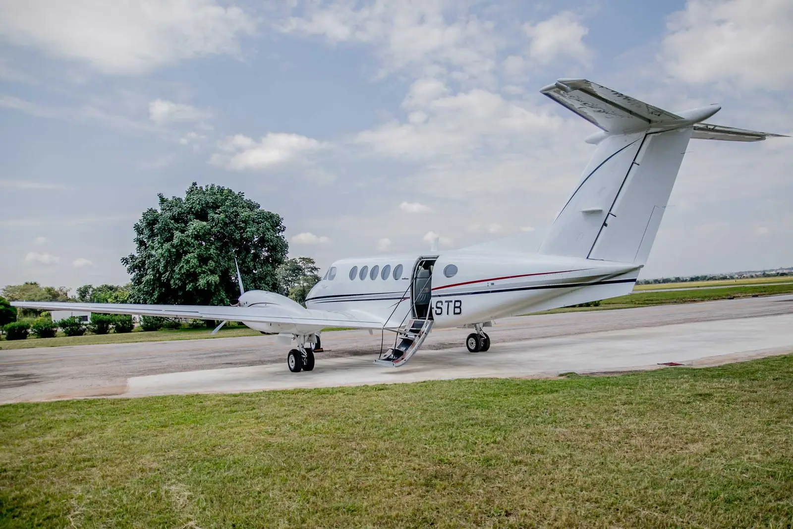 Beechcraft King Air 200 9J-STB operated by Staravia Air Charters, exterior