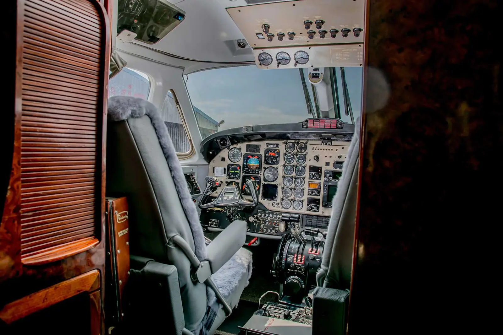 Beechcraft King Air 200 9J-STB operated by Staravia Air Charters photo 3