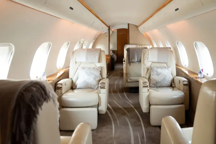 Gulfstream G450 A6-FLH operated by Falcon Aviation Services photo 3