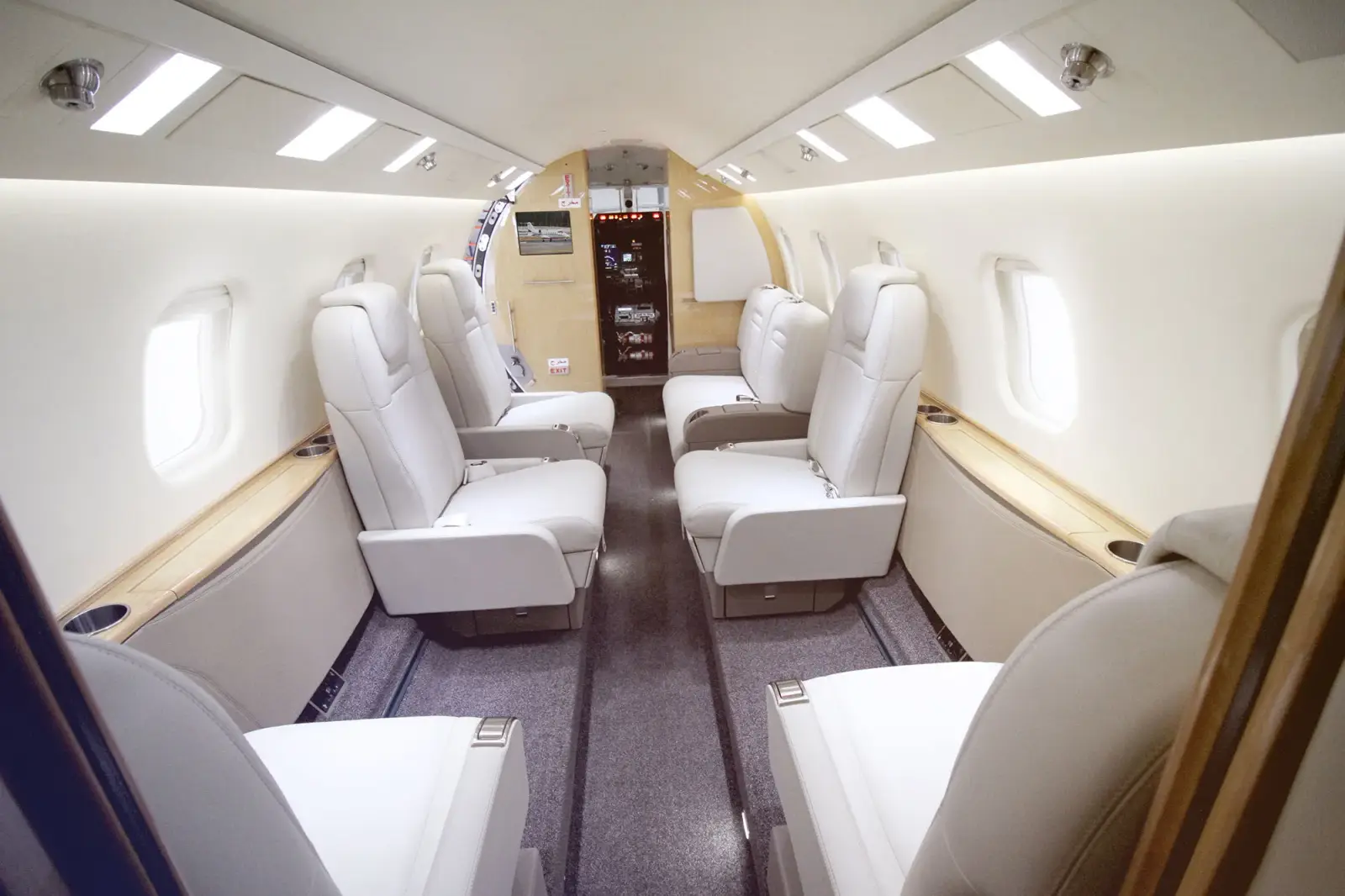 Bombardier Learjet 60XR A6-GOA operated by Aviation Services Management (ASM Air) photo 2