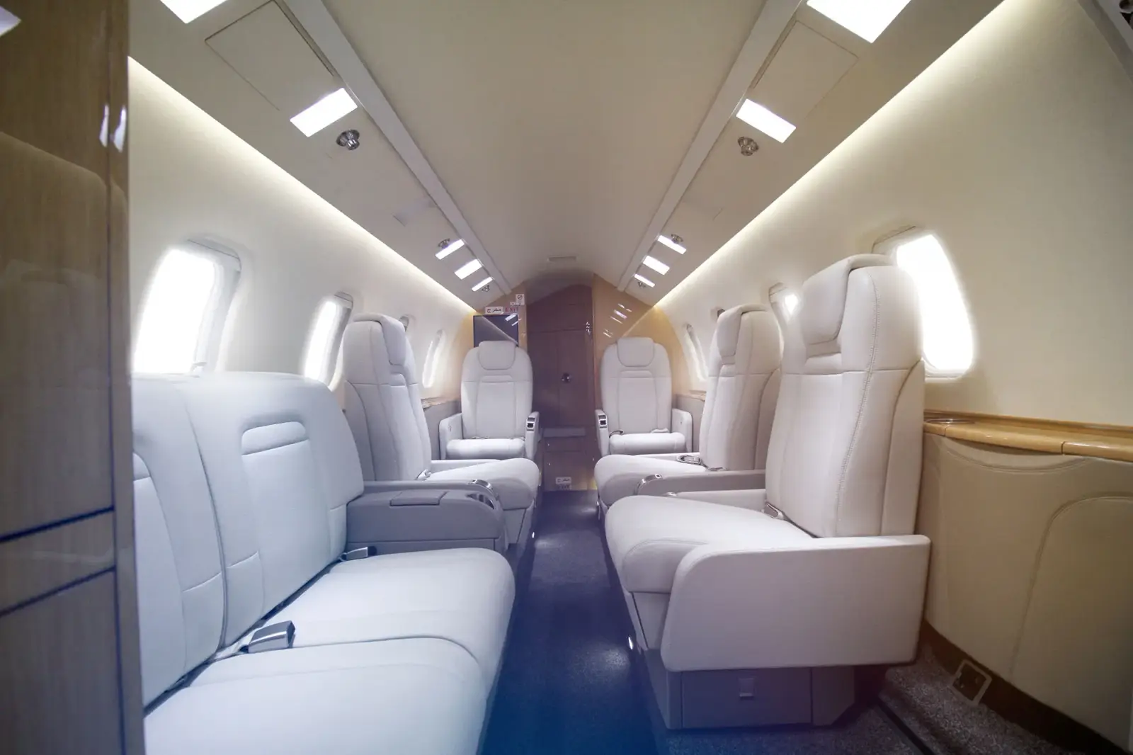 Bombardier Learjet 60XR A6-GOA operated by Aviation Services Management (ASM Air) photo 5