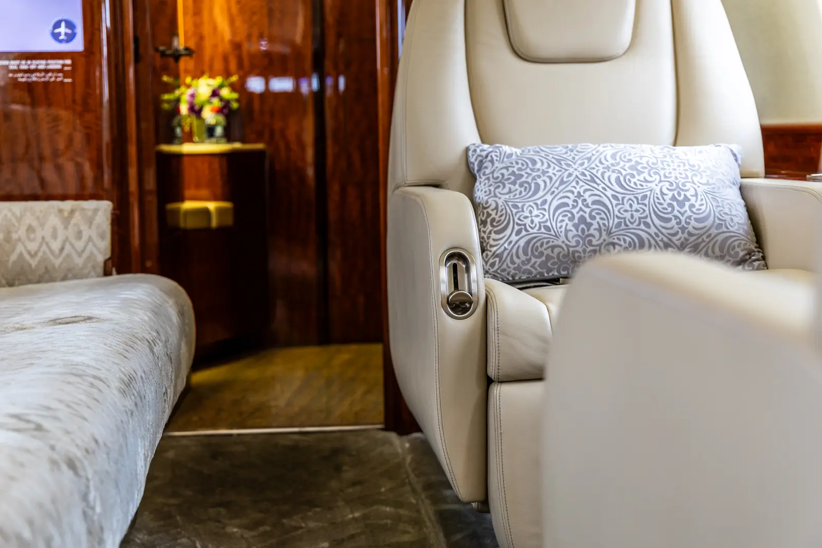 Embraer Legacy 650 A6-HAS operated by Empire Aviation Group photo 6