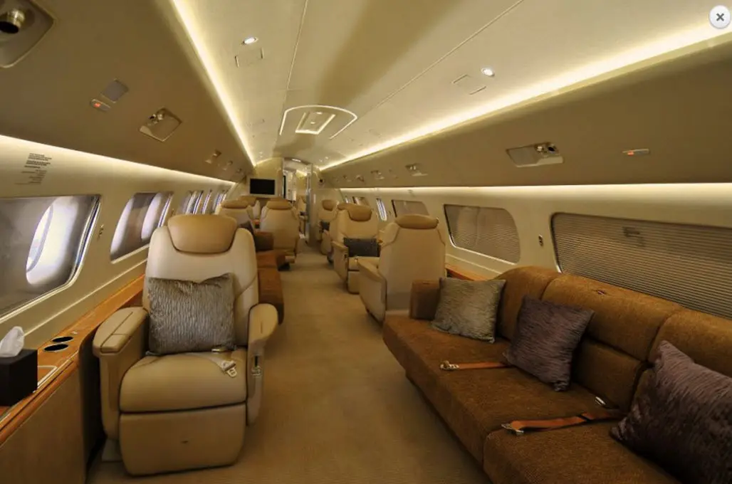 Embraer Lineage 1000 A6-HHS operated by Falcon Aviation Services photo 2