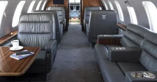 Bombardier Challenger 605 A6-MVD operated by Gulf Wings FZE photo 4