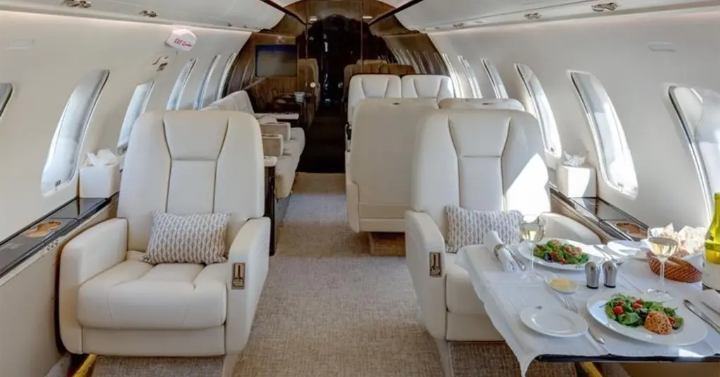 Bombardier Challenger 605 A6-SAJ operated by Gulf Wings FZE photo 4