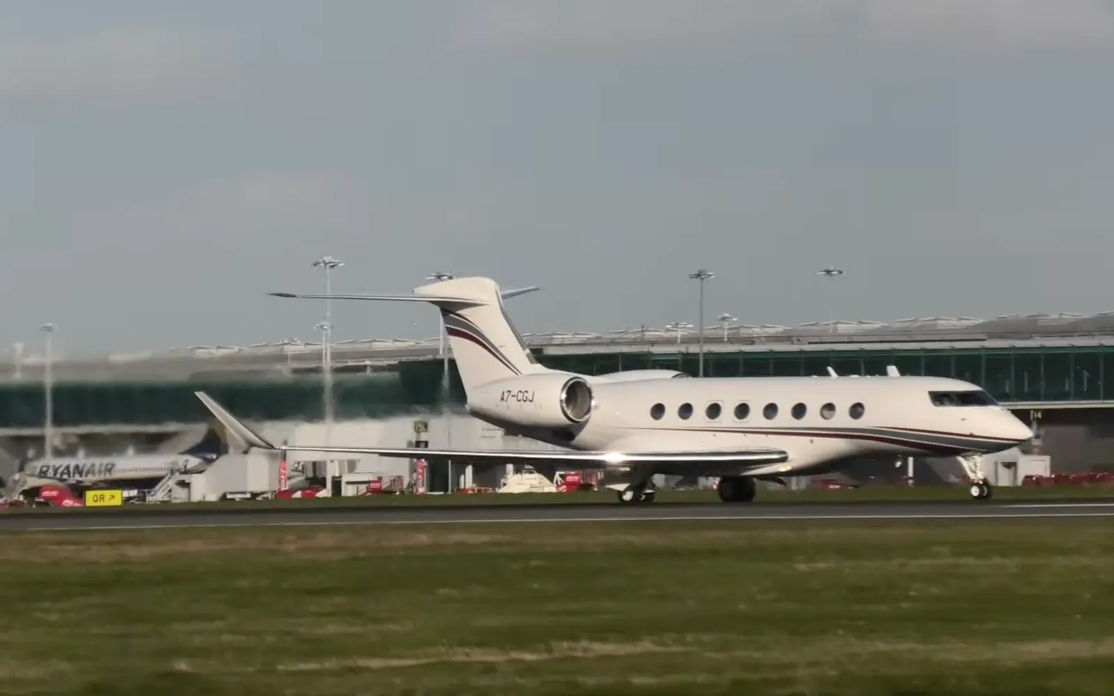 Gulfstream G650ER A7-CGJ operated by Qatar Executive, exterior