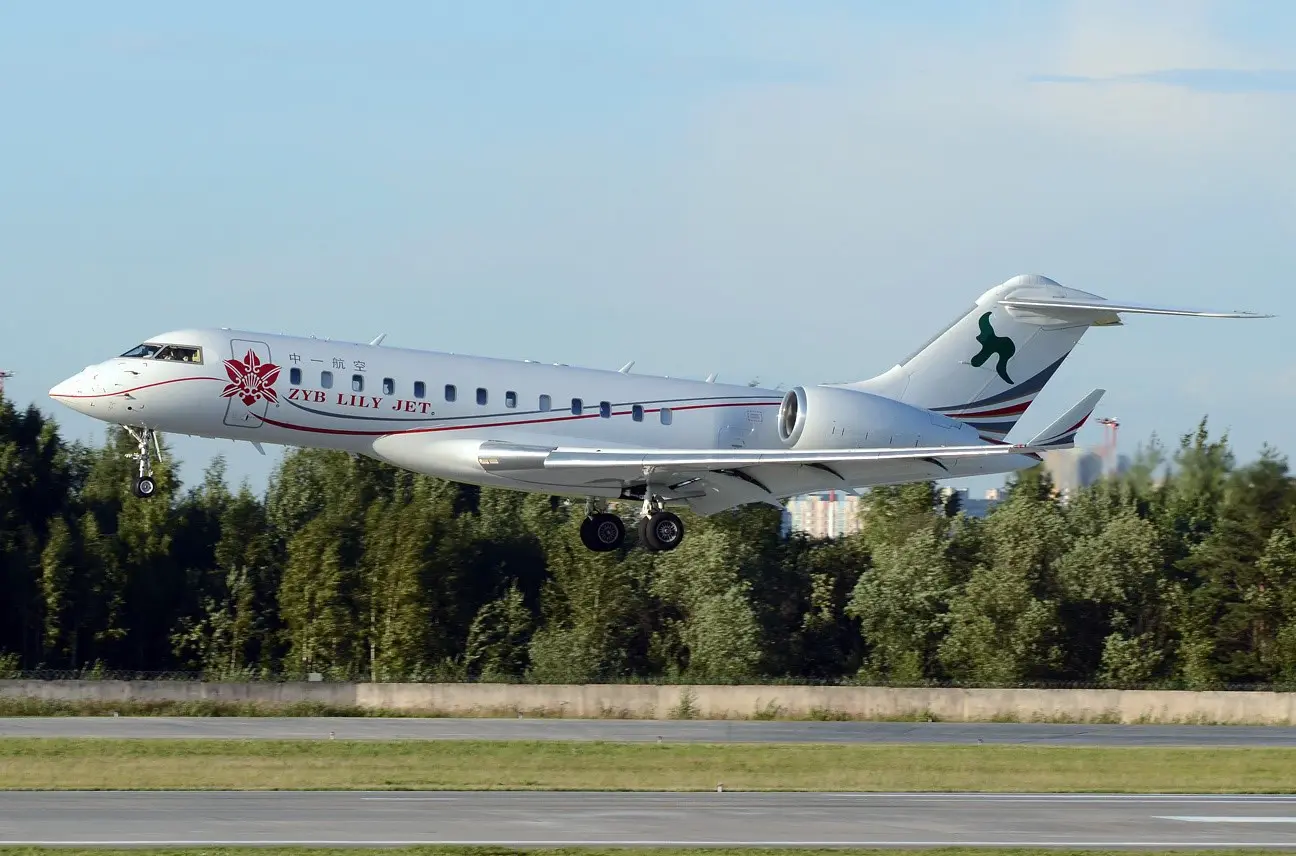 Bombardier Global Express B-8196 operated by ZYB Lily Jet photo 2