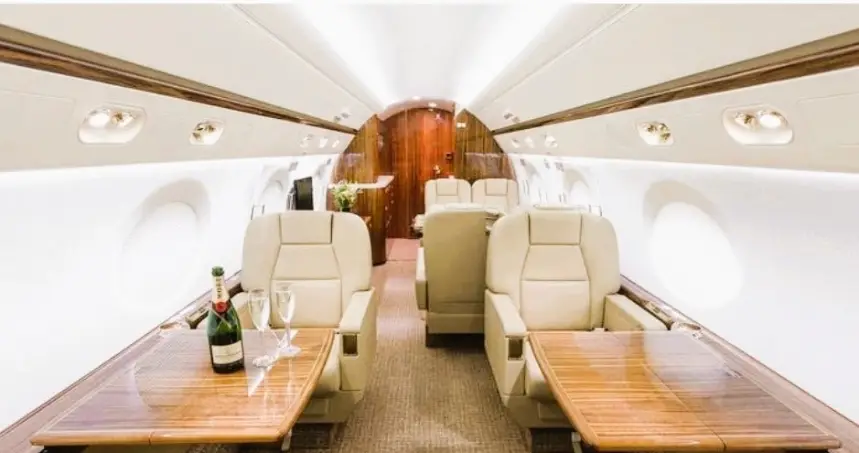 Gulfstream G450 B-8250 operated by Deer Jet Co Ltd photo 2