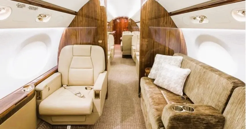 Gulfstream G450 B-8250 operated by Deer Jet Co Ltd photo 3