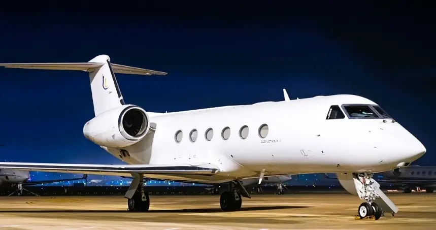 Gulfstream G450 B-8250 operated by Deer Jet Co Ltd photo 5