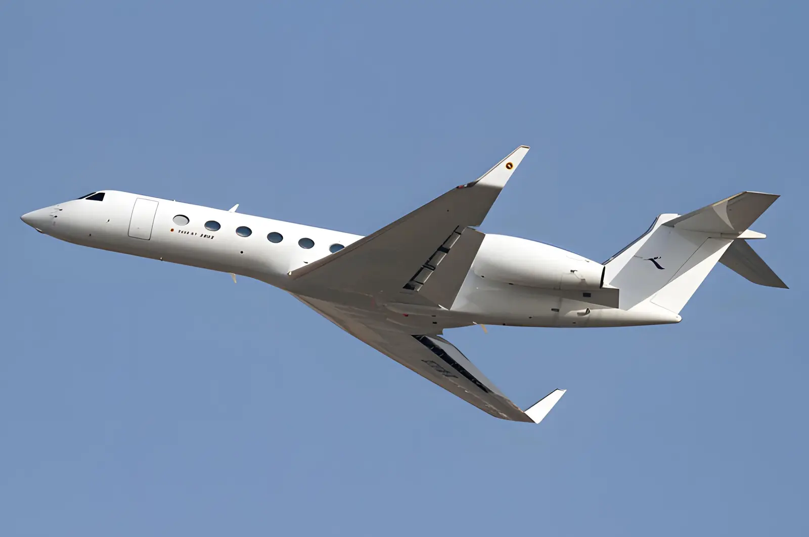 Gulfstream G550 B-8255 operated by Deer Jet Co Ltd photo 2