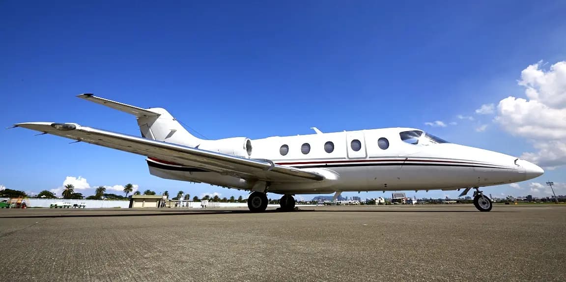 Beechcraft Hawker 400XP B-95995 operated by Executive Aviation Taiwan Corporation, exterior
