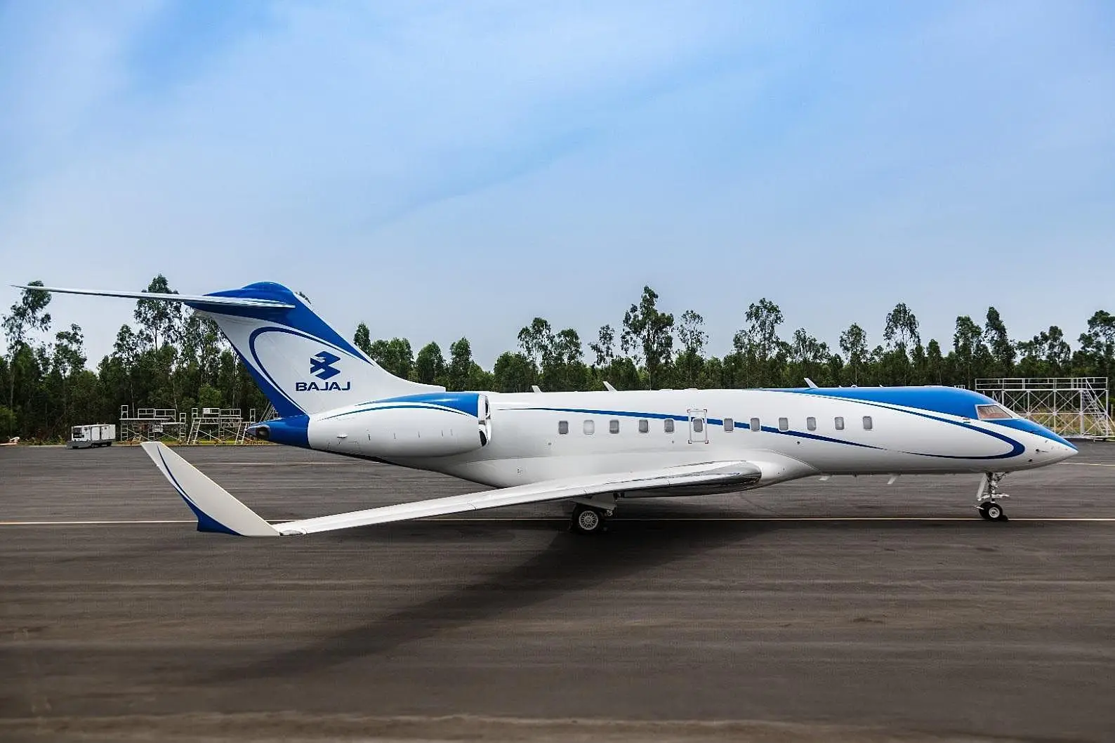 Bombardier Global 5000 B-99998 operated by Executive Aviation Taiwan Corporation, exterior