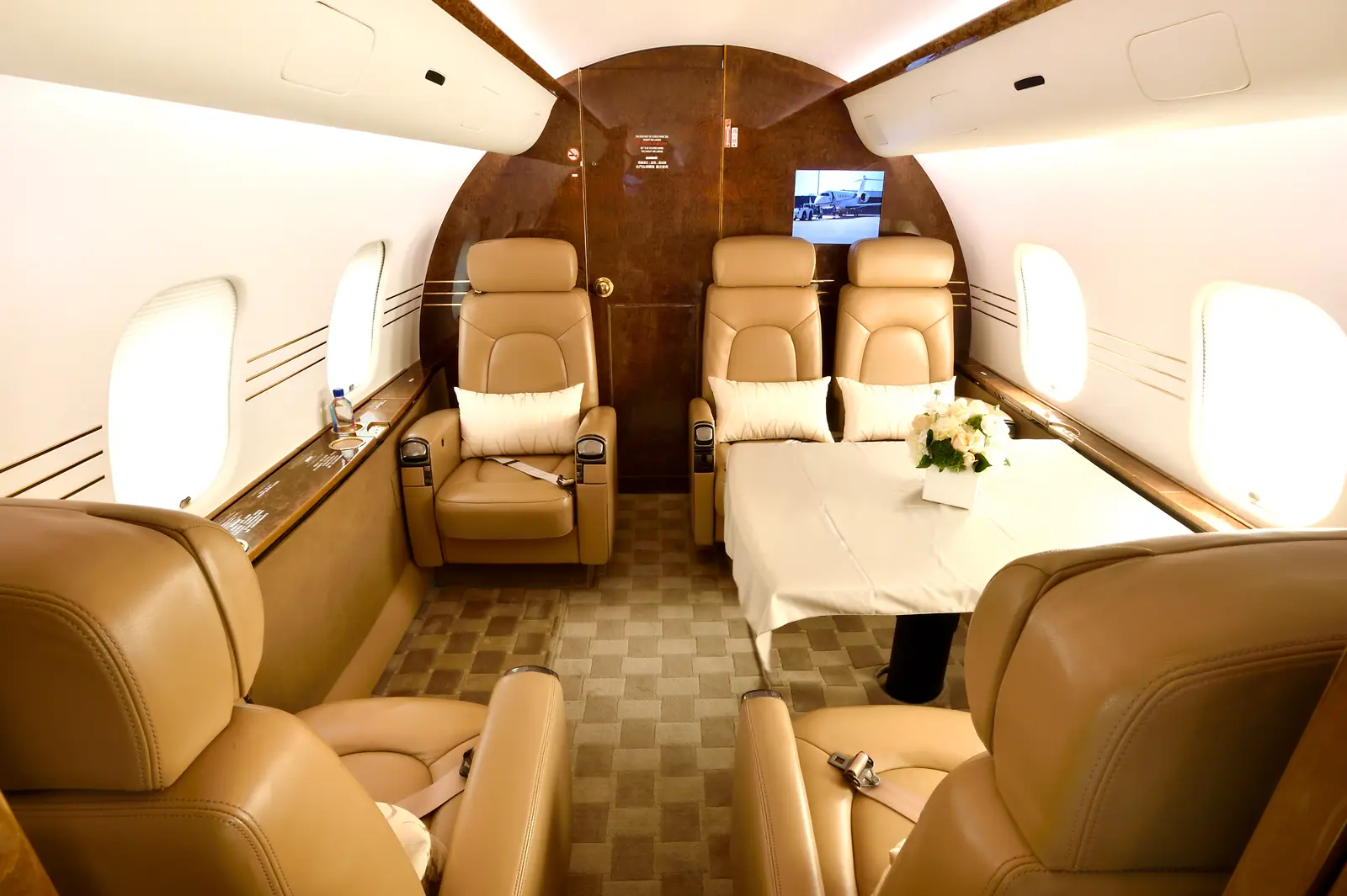 Bombardier Global 5000 B-99998 operated by Executive Aviation Taiwan Corporation photo 6
