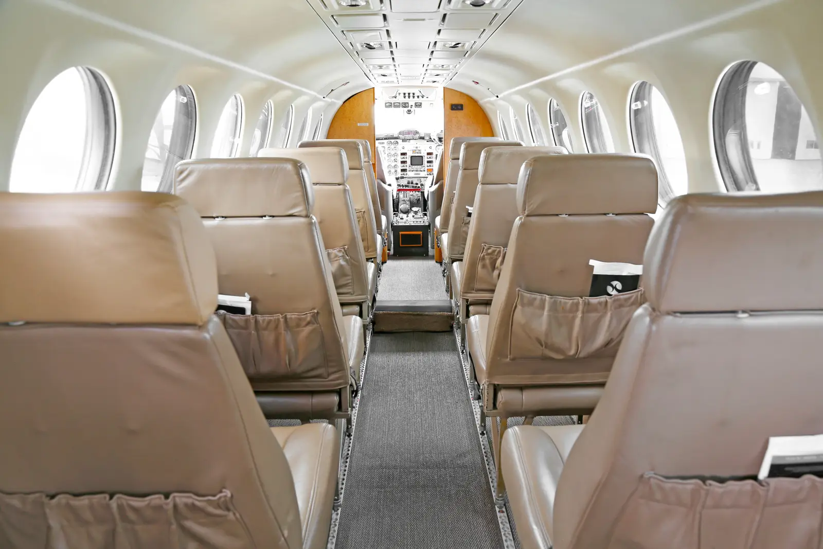 Beechcraft King Air 350 C-FAFF operated by Sunwest Aviation, Ltd. photo 3