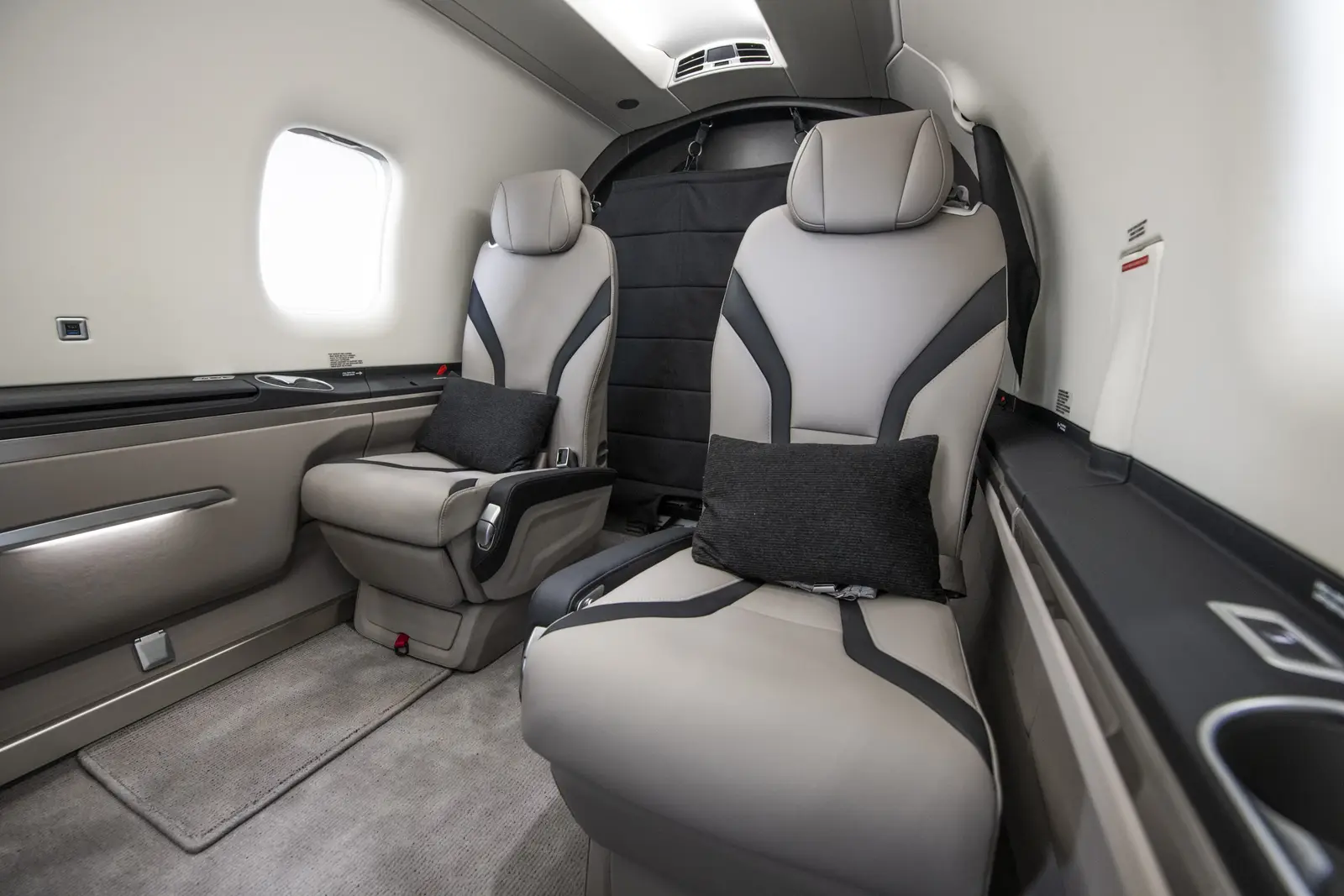 Pilatus PC-12/47 C-FANJ operated by Private Air, Inc. photo 4
