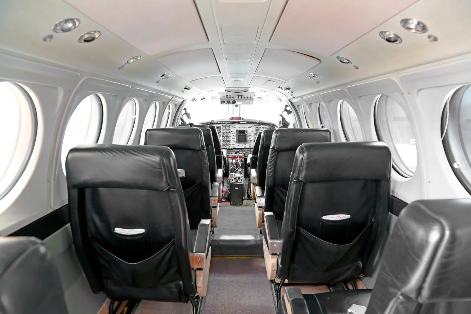 Beechcraft King Air 200 C-FBOM operated by Sunwest Aviation, Ltd. photo 3