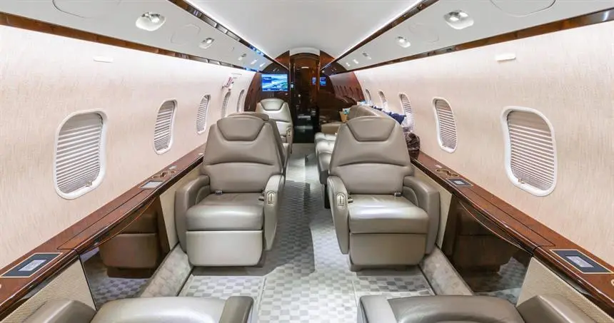 Bombardier Challenger 300 C-FDOL operated by Skyservice Business Aviation photo 2
