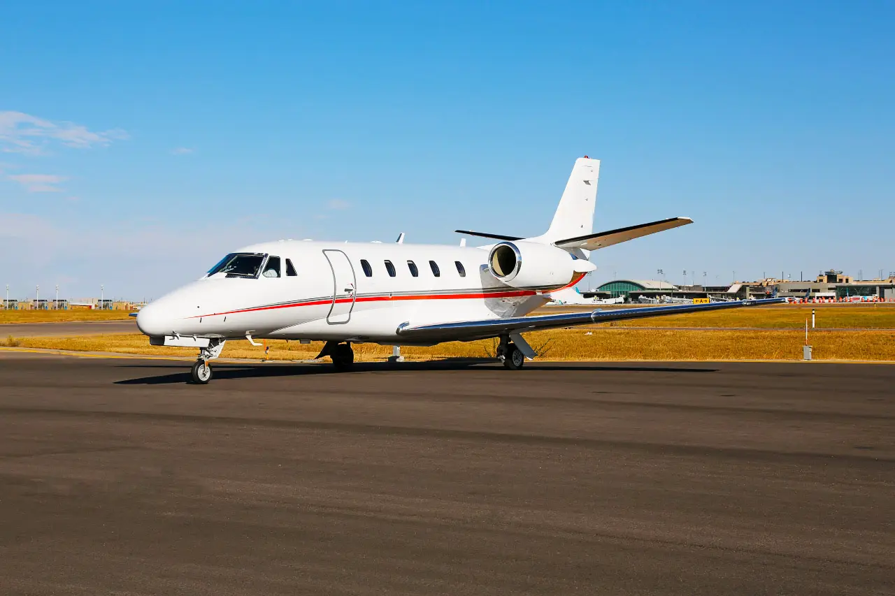 Cessna Citation XLS C-FDXU operated by Sunwest Aviation, Ltd. photo 2