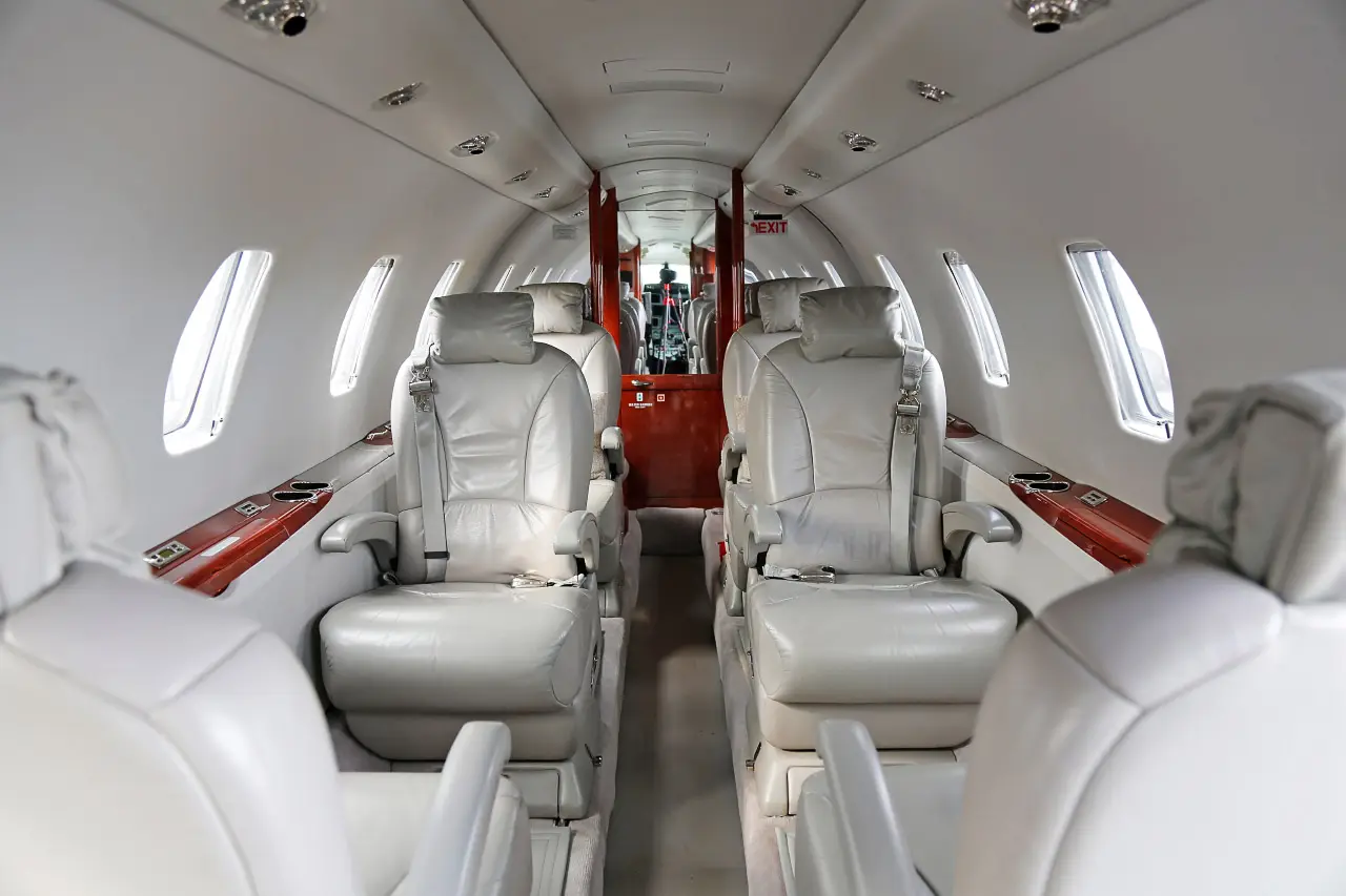 Cessna Citation XLS C-FDXU operated by Sunwest Aviation, Ltd. photo 3