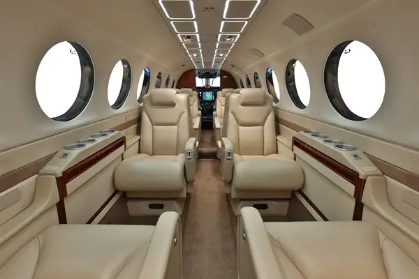 Beechcraft King Air 350 C-FEBS operated by Carson Air, Ltd photo 4
