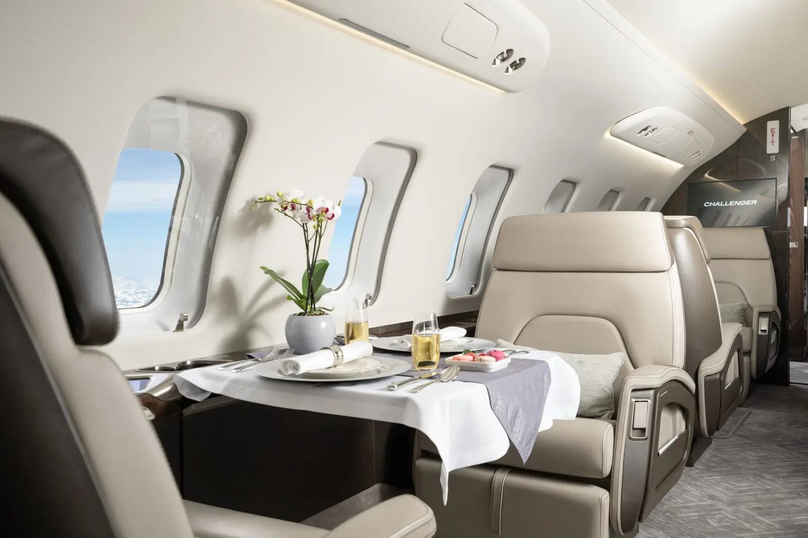 Bombardier Challenger 650 C-FFBE operated by Chartright Air Group photo 2