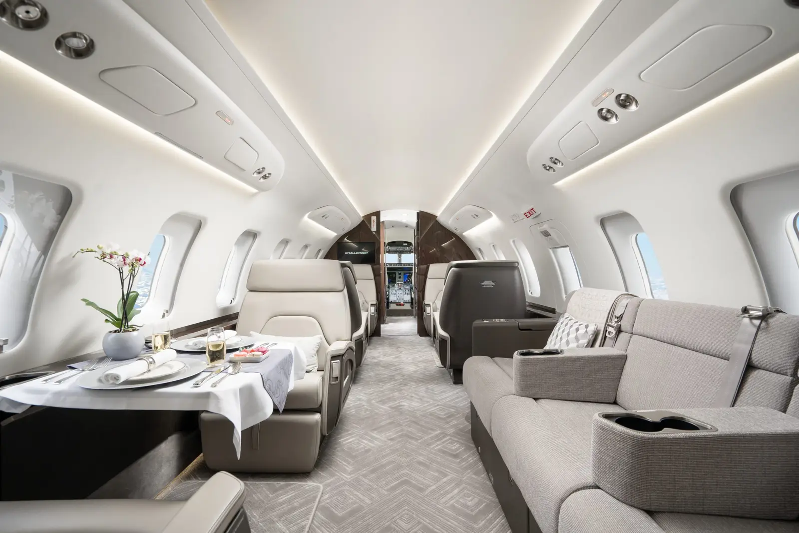 Bombardier Challenger 650 C-FFBE operated by Chartright Air Group photo 4