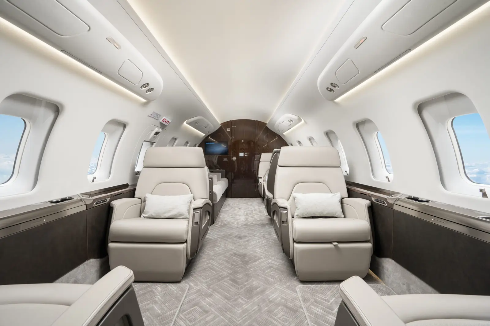 Bombardier Challenger 650 C-FFBE operated by Chartright Air Group photo 5