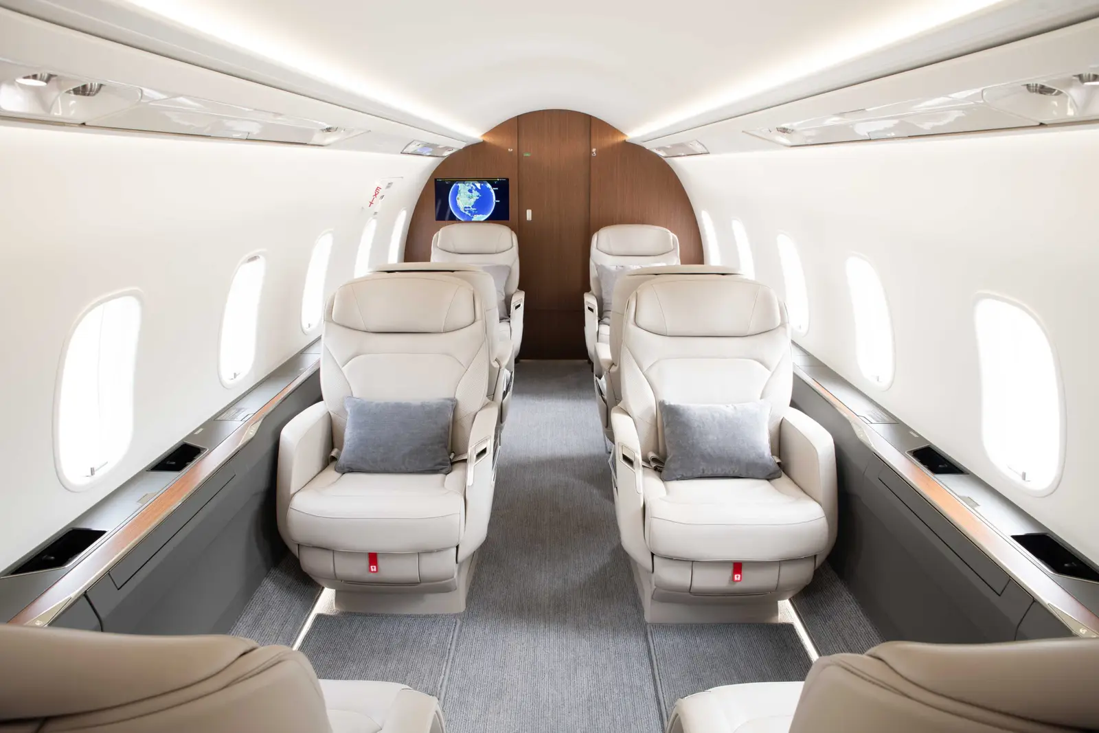 Bombardier Challenger 3500 C-FGCU operated by Chartright Air Group photo 3