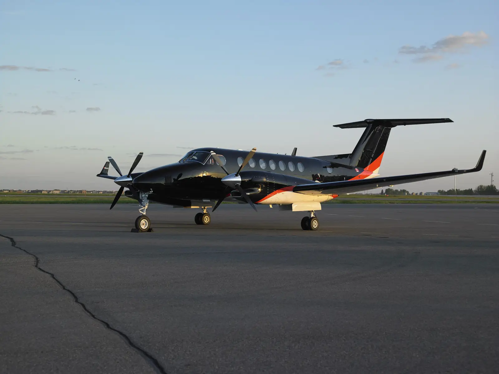 Beechcraft King Air 350iER C-FGGE operated by Kreos Aviation, Inc. photo 3