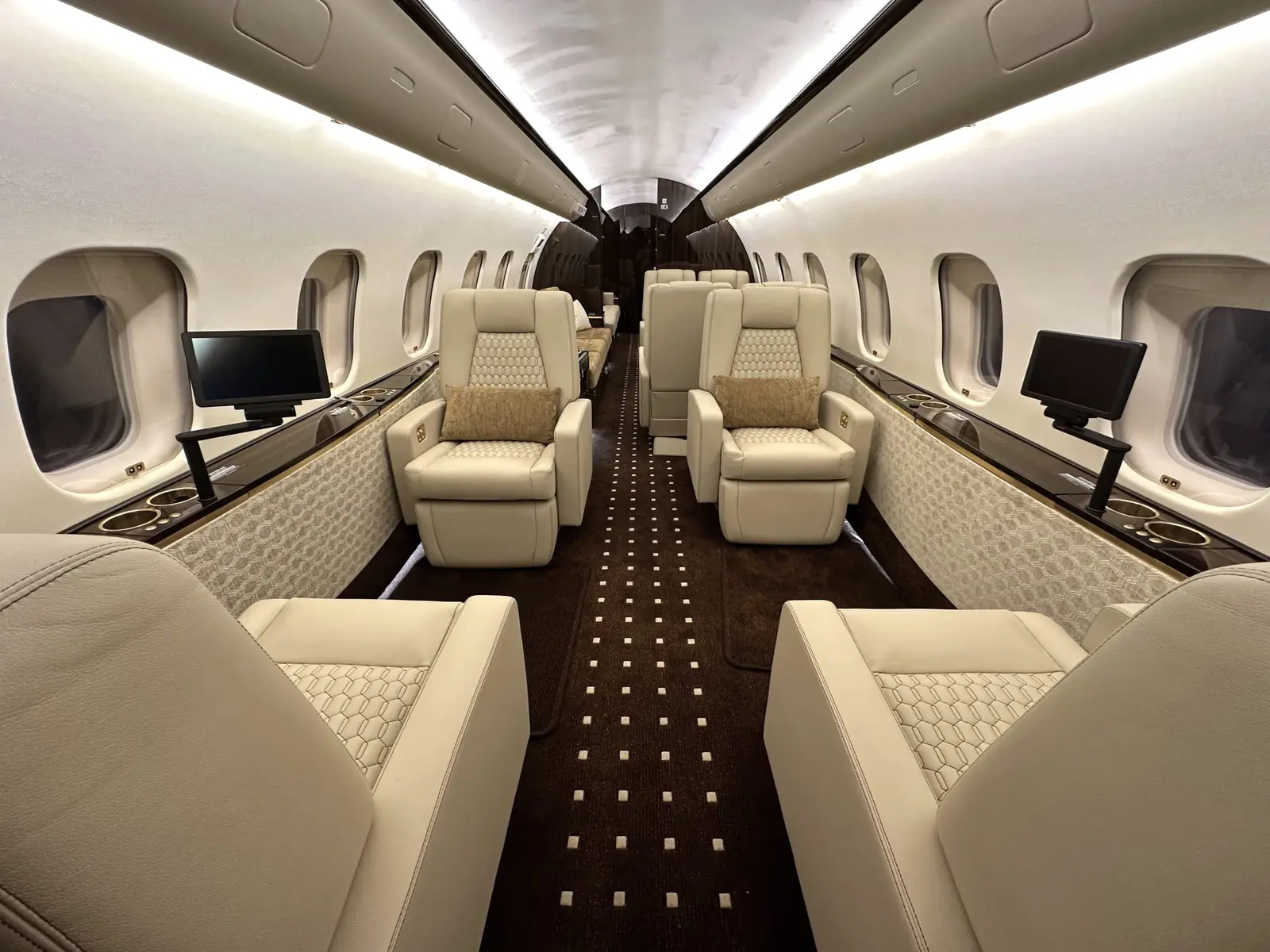 Bombardier Global 5000 C-FGGH operated by Chartright Air Group photo 2