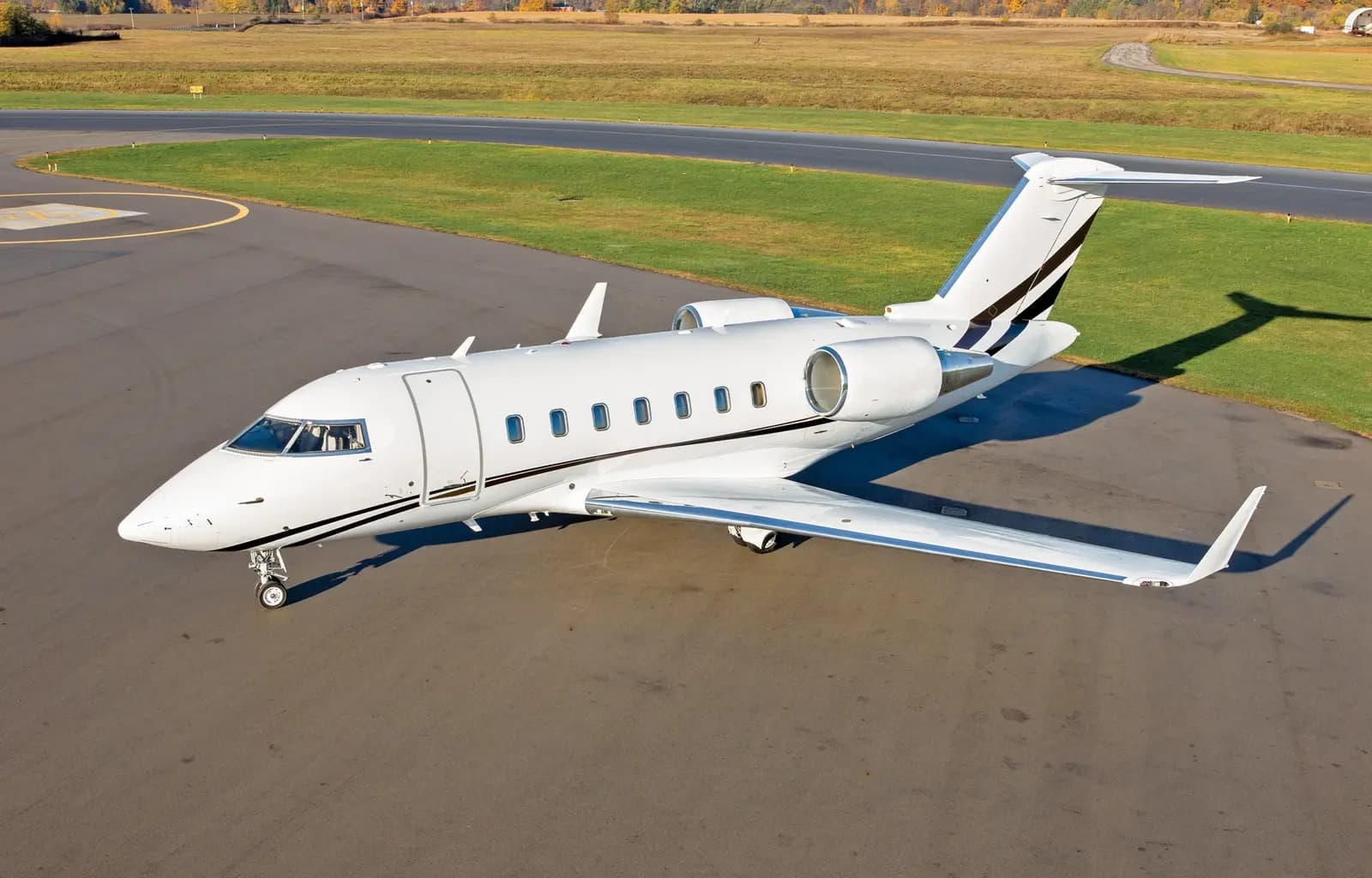 Bombardier Challenger 605 C-FGKS operated by Jetport, exterior