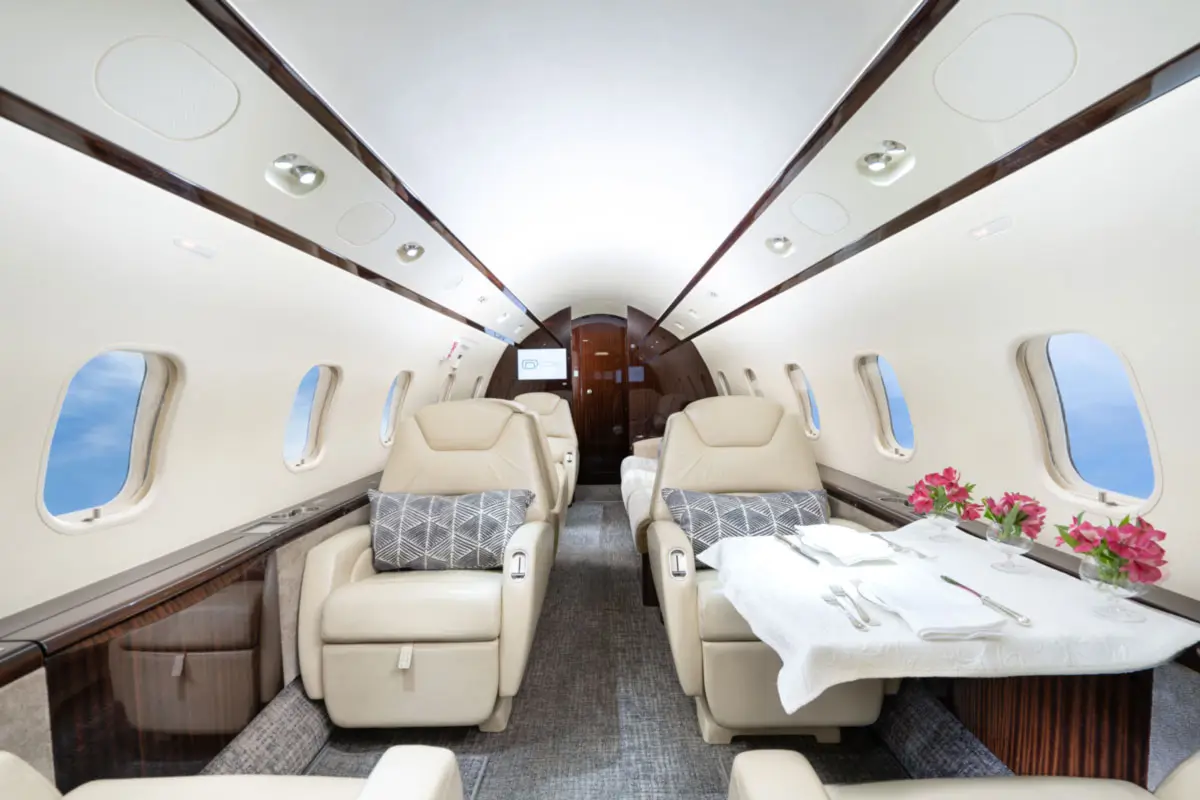 Bombardier Challenger 300 C-FIOV operated by Chartright Air Group photo 5
