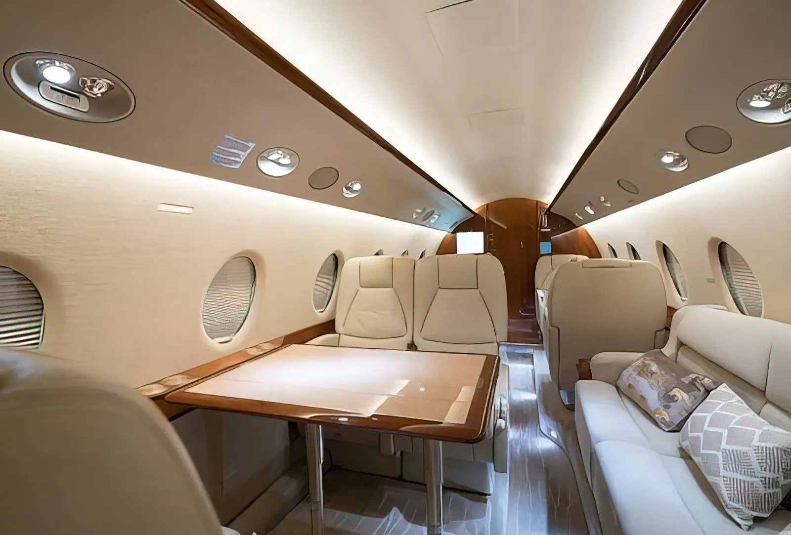 Gulfstream G200 C-FISO operated by Skyservice Business Aviation photo 3