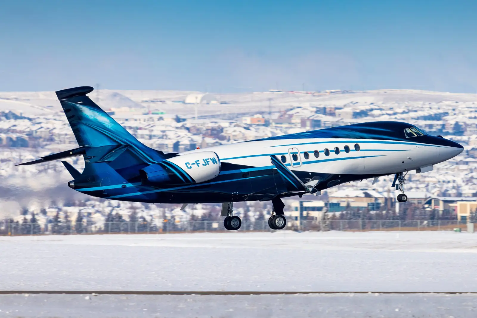 Dassault Falcon 2000LX C-FJFW operated by Chartright Air Group photo 4