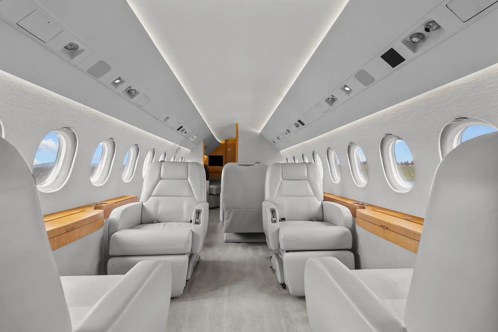 Dassault Falcon 900EX EASy C-FJKG operated by Coywolf Aviation Limited photo 2