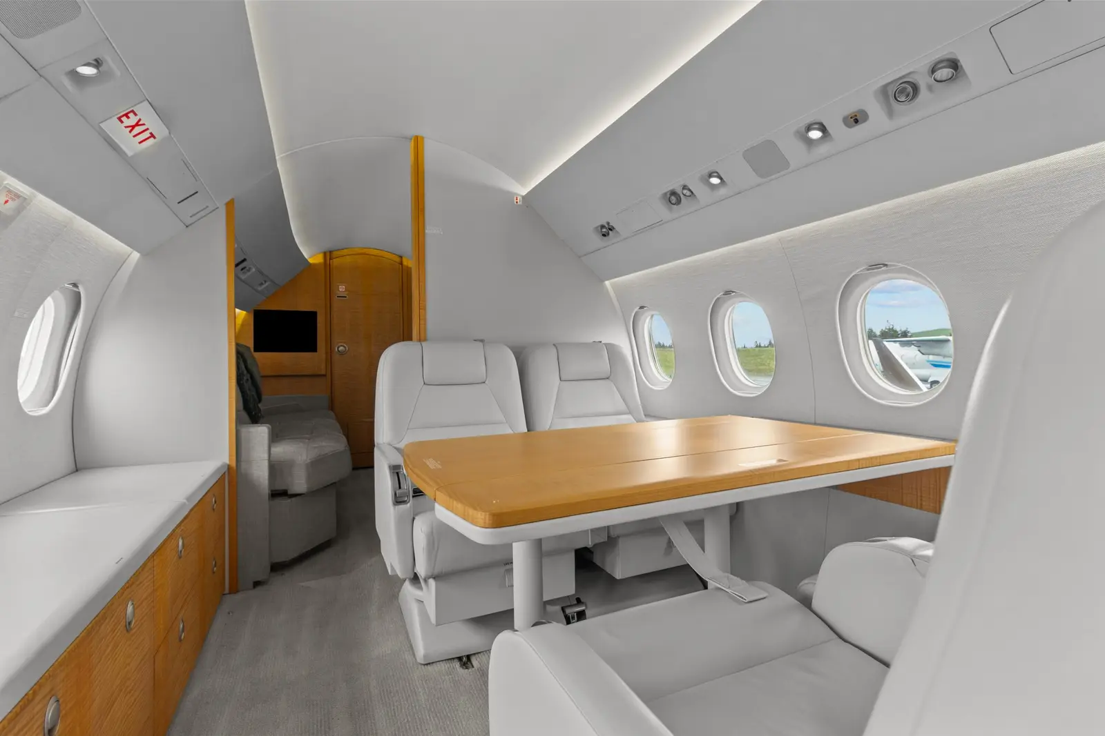 Dassault Falcon 900EX EASy C-FJKG operated by Coywolf Aviation Limited photo 3