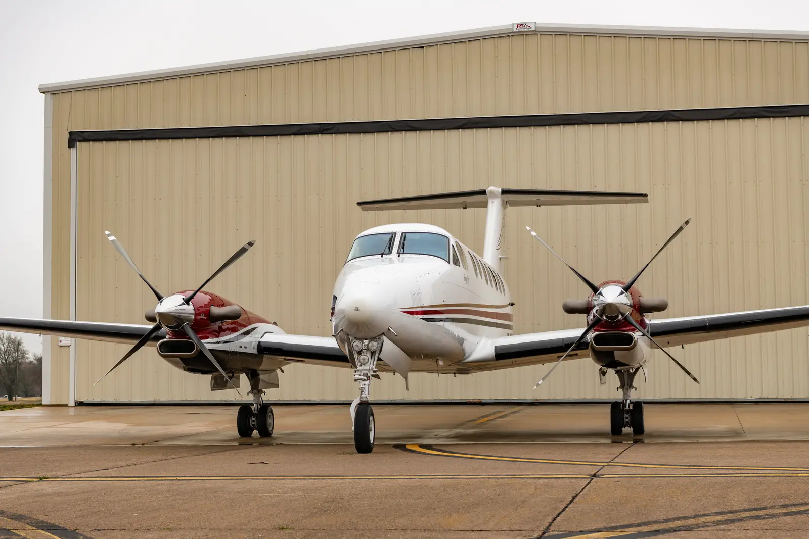 Beechcraft King Air 350 C-FJME operated by Good Spirit Air Service photo 5