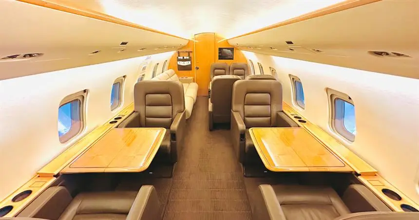 Bombardier Challenger 604 C-FKNN operated by FlyGTA Airlines photo 2