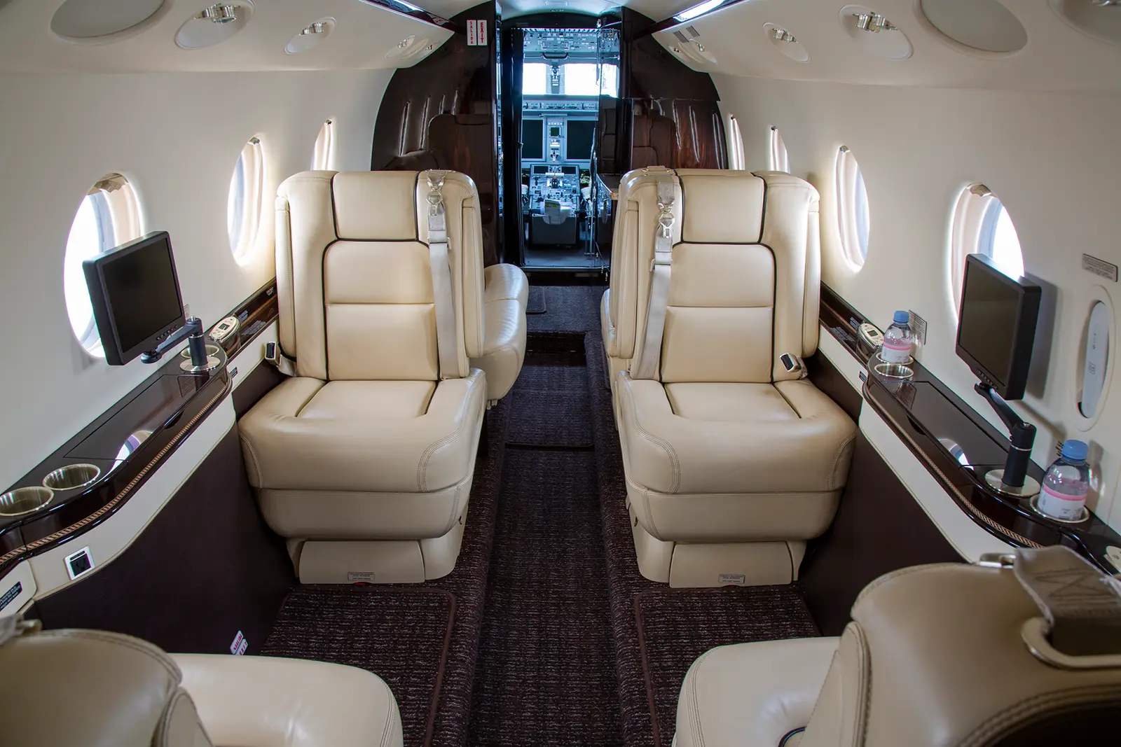 Gulfstream G150 C-FMDN operated by Sunwest Aviation, Ltd. photo 3