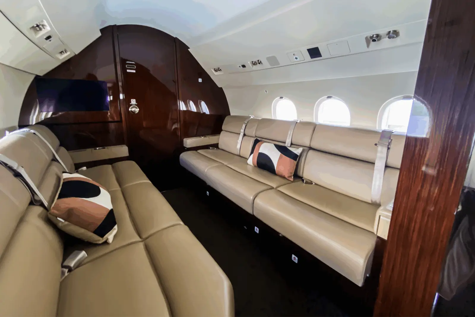 Dassault Falcon 900LX C-FNAP operated by Execaire Aviation photo 6
